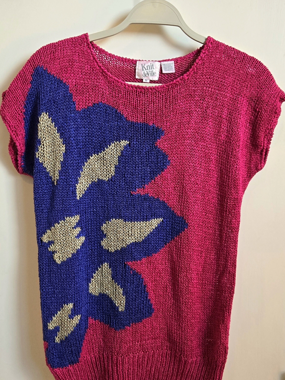 VTG 80s Knit deVille Silk Blend Fuchsia Abstract Gold Knit Short Sleeve Sweater